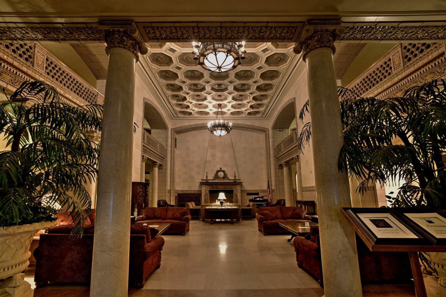 Lobby_Front_Door_-_High_Resolution_aa1980219948bcfe4665a22556edea5c.jpg
